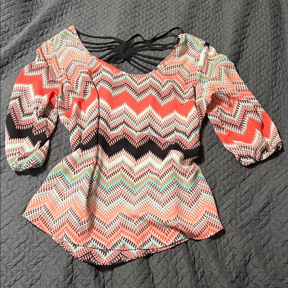 Maurice’s Size 2 Chevron Patterned Women's Top